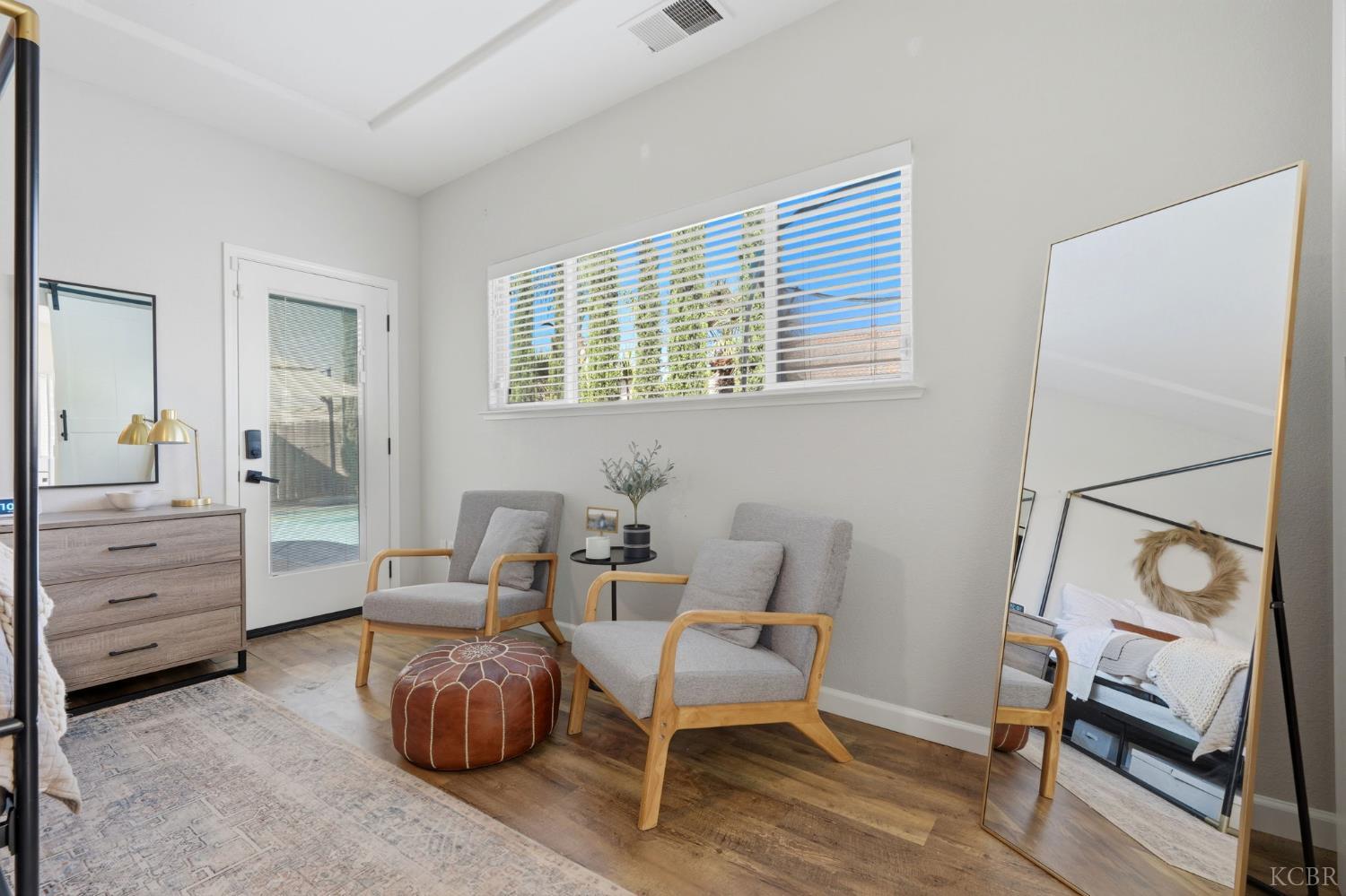 1858 W Mono Pl, Tulare, CA 93274