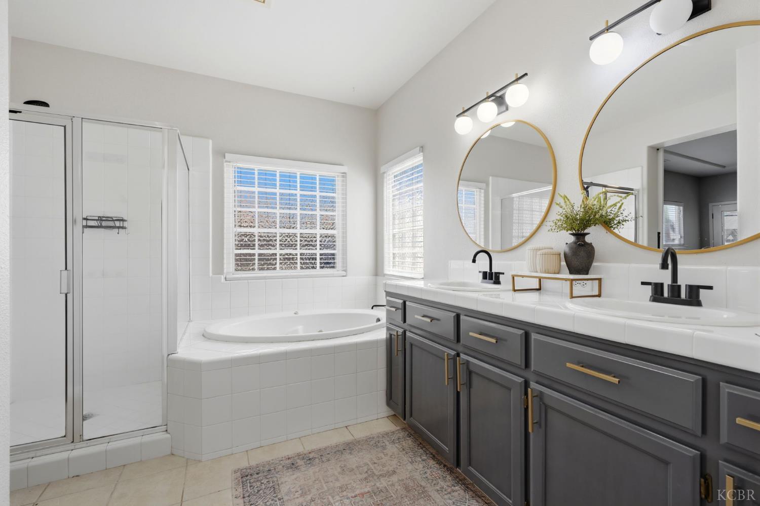 1858 W Mono Pl, Tulare, CA 93274