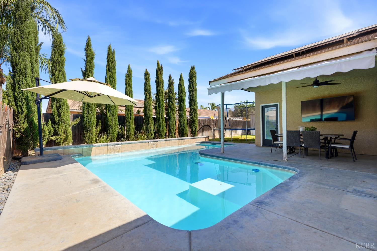 1858 W Mono Pl, Tulare, CA 93274