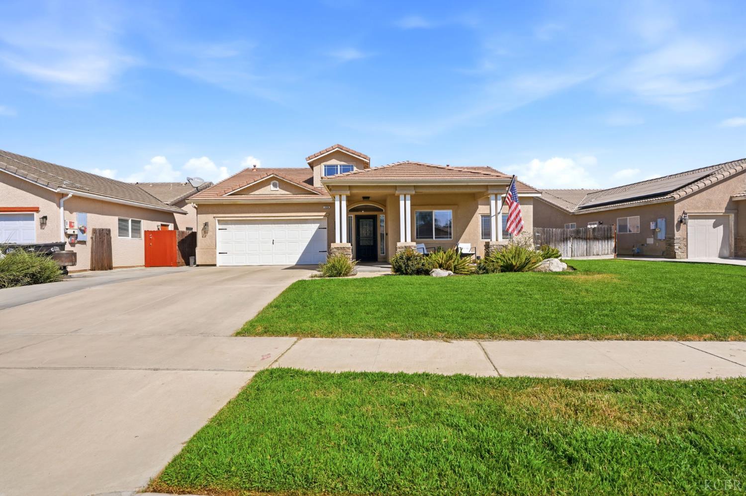 1858 W Mono Pl, Tulare, CA 93274
