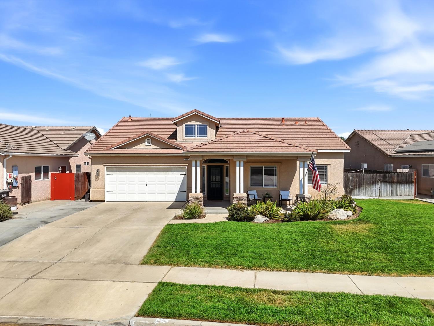 1858 W Mono Pl, Tulare, CA 93274