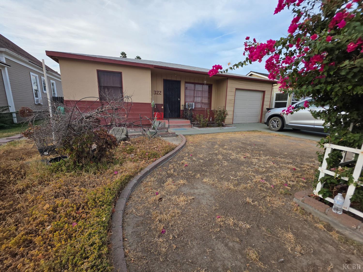 322 E Myrtle St E, Hanford, CA 93230
