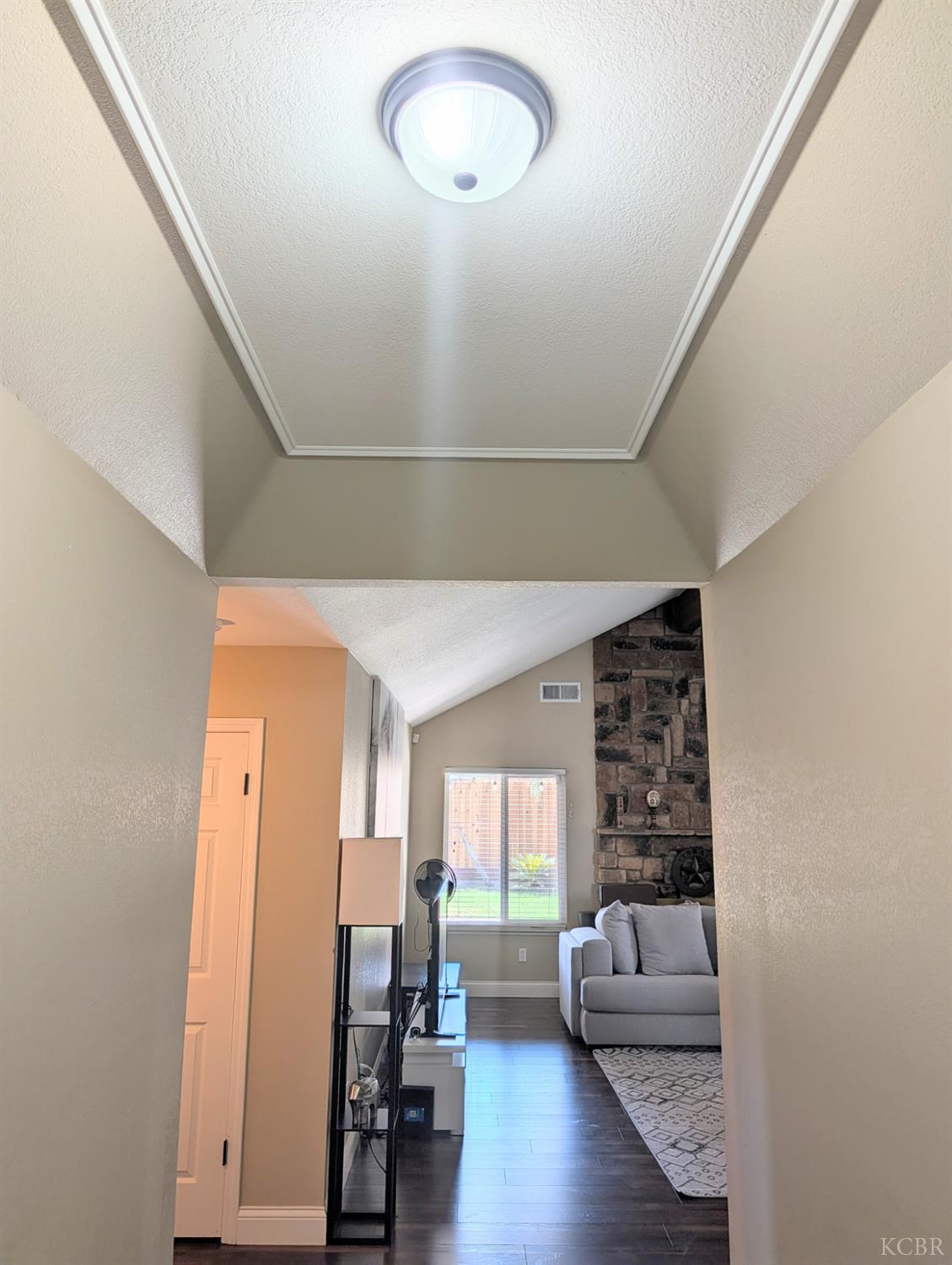 681 E Fargo Ave, Hanford, CA 93230