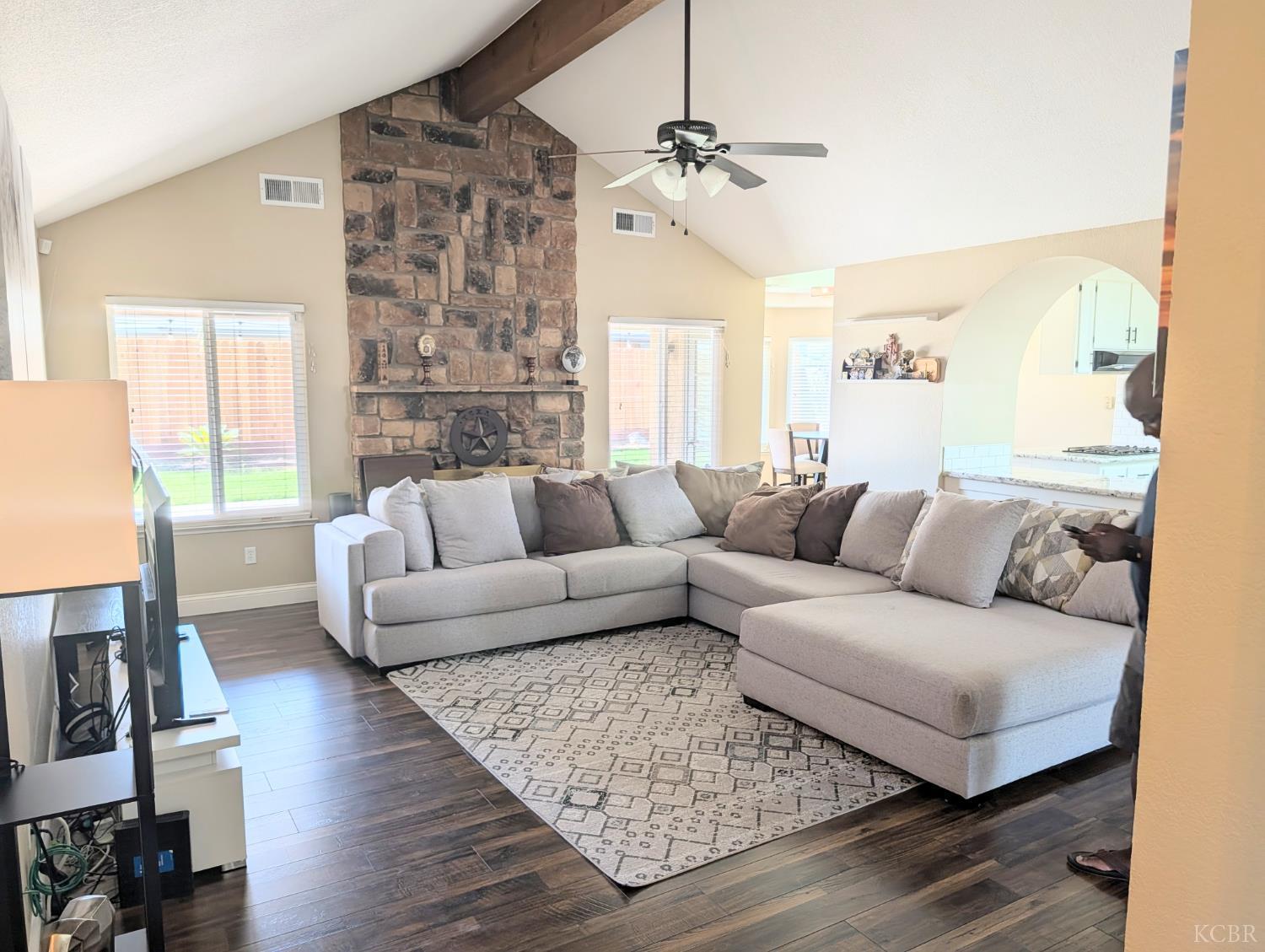 681 E Fargo Ave, Hanford, CA 93230