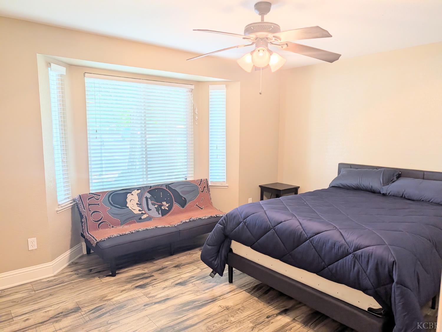 681 E Fargo Ave, Hanford, CA 93230