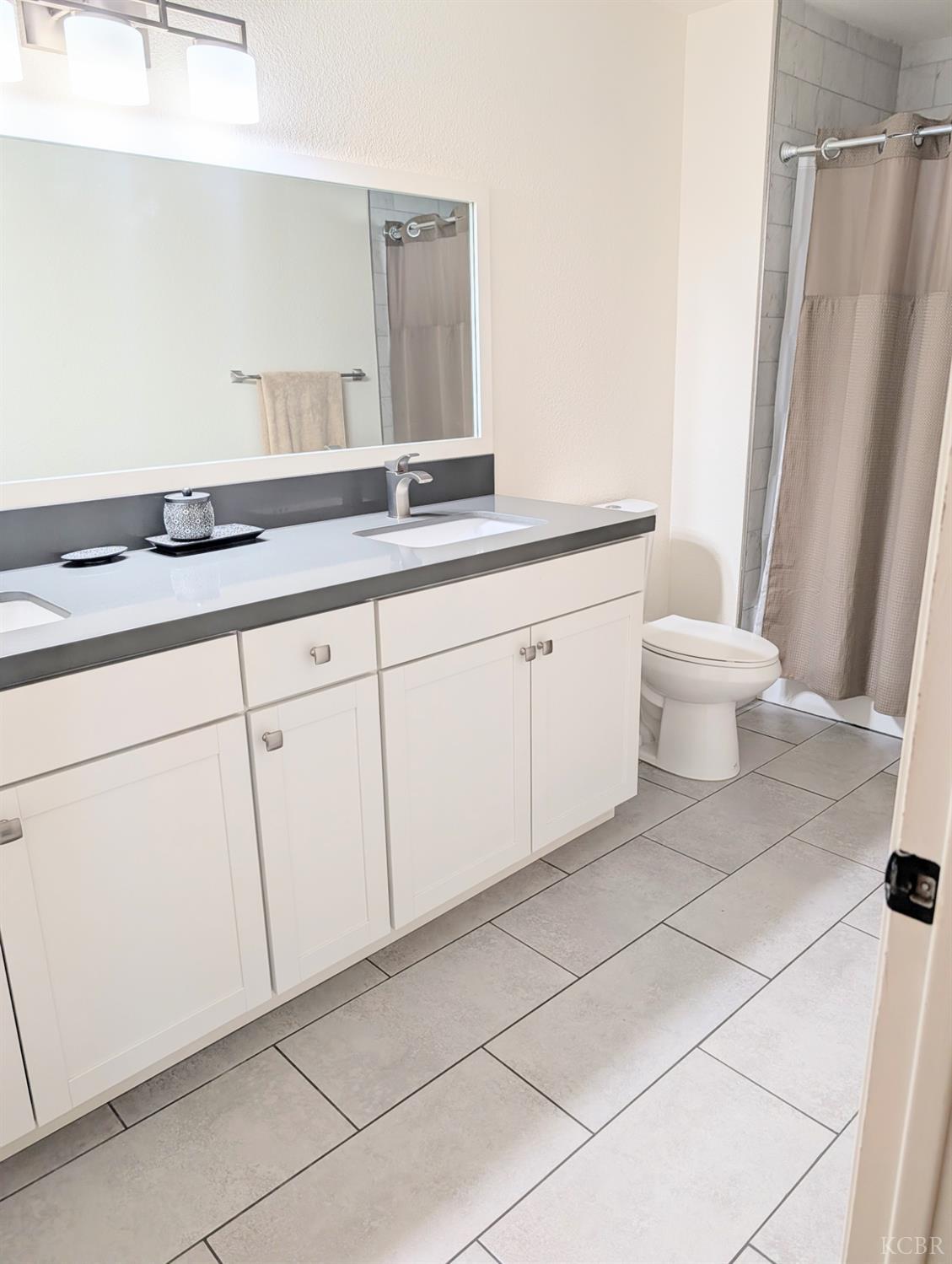 681 E Fargo Ave, Hanford, CA 93230
