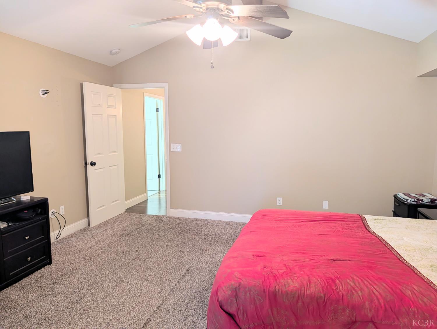 681 E Fargo Ave, Hanford, CA 93230