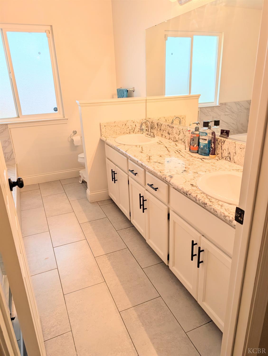 681 E Fargo Ave, Hanford, CA 93230