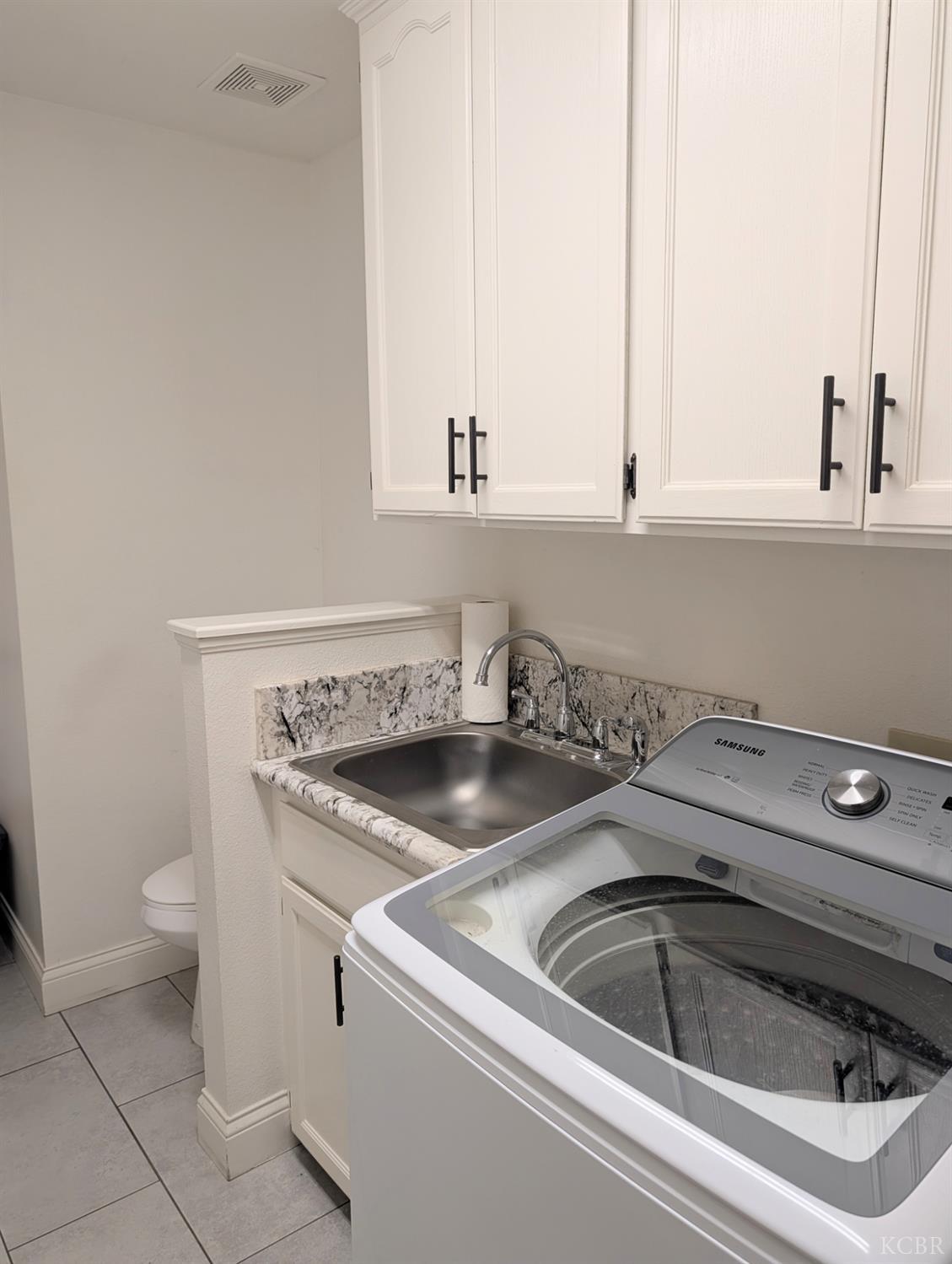 681 E Fargo Ave, Hanford, CA 93230