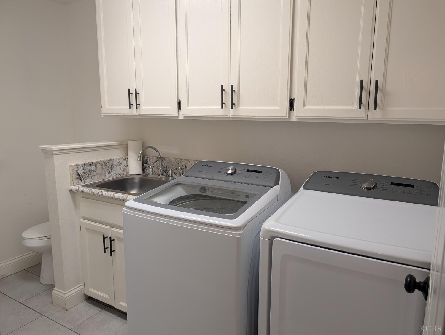 681 E Fargo Ave, Hanford, CA 93230
