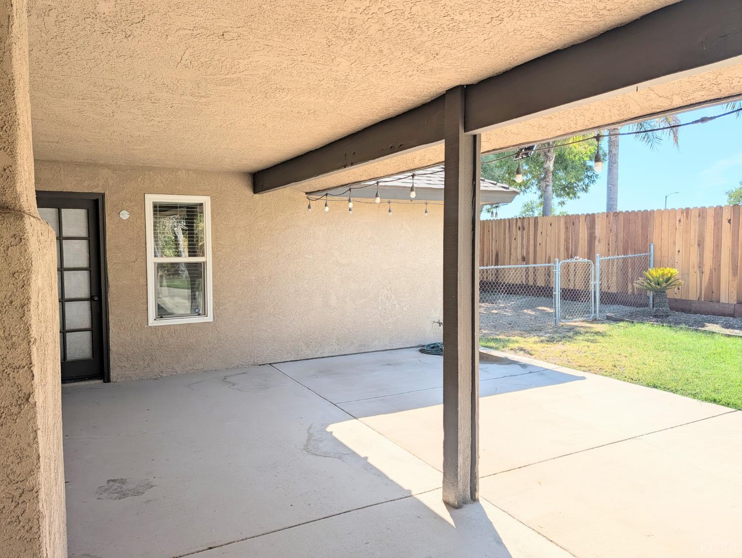 681 E Fargo Ave, Hanford, CA 93230