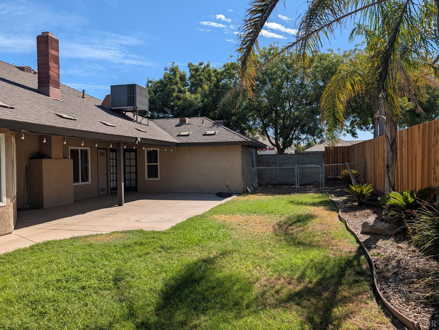 681 E Fargo Ave, Hanford, CA 93230