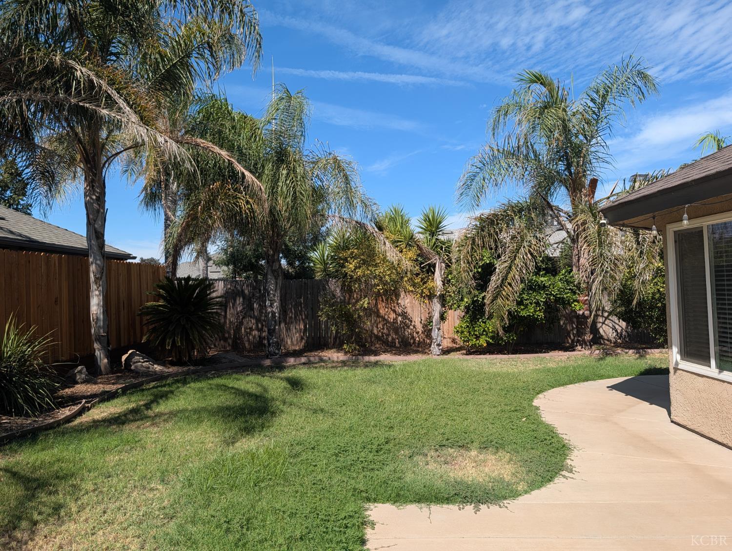 681 E Fargo Ave, Hanford, CA 93230