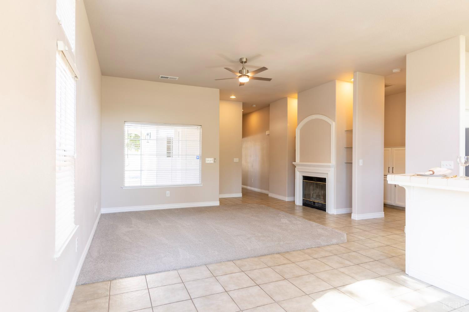 950 Laguna Dr, Lemoore, CA 93245