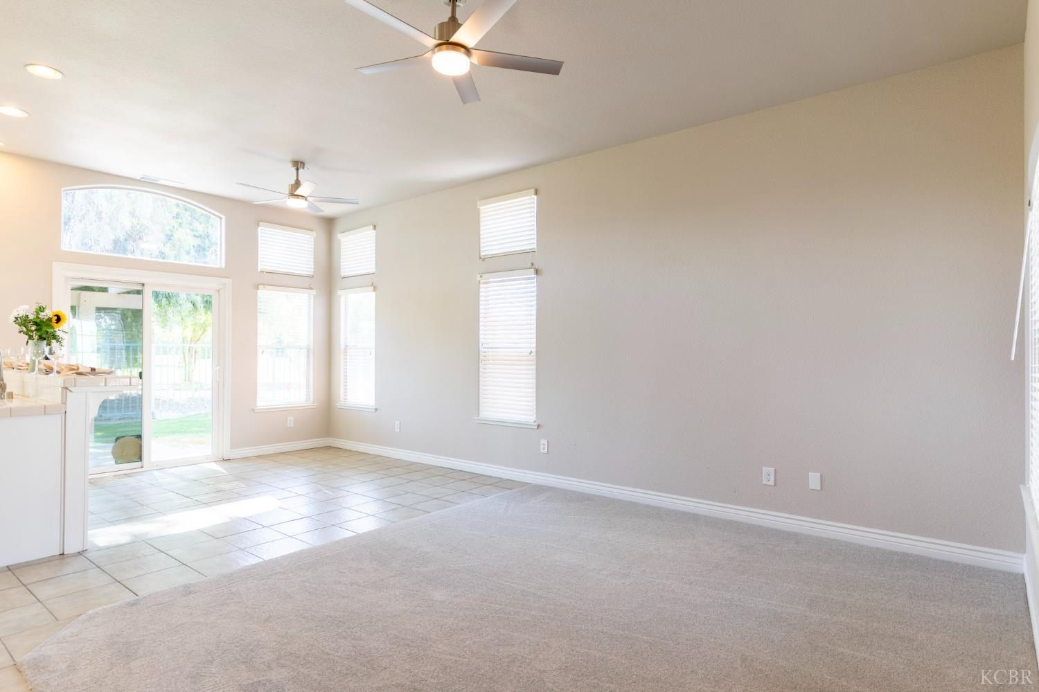 950 Laguna Dr, Lemoore, CA 93245