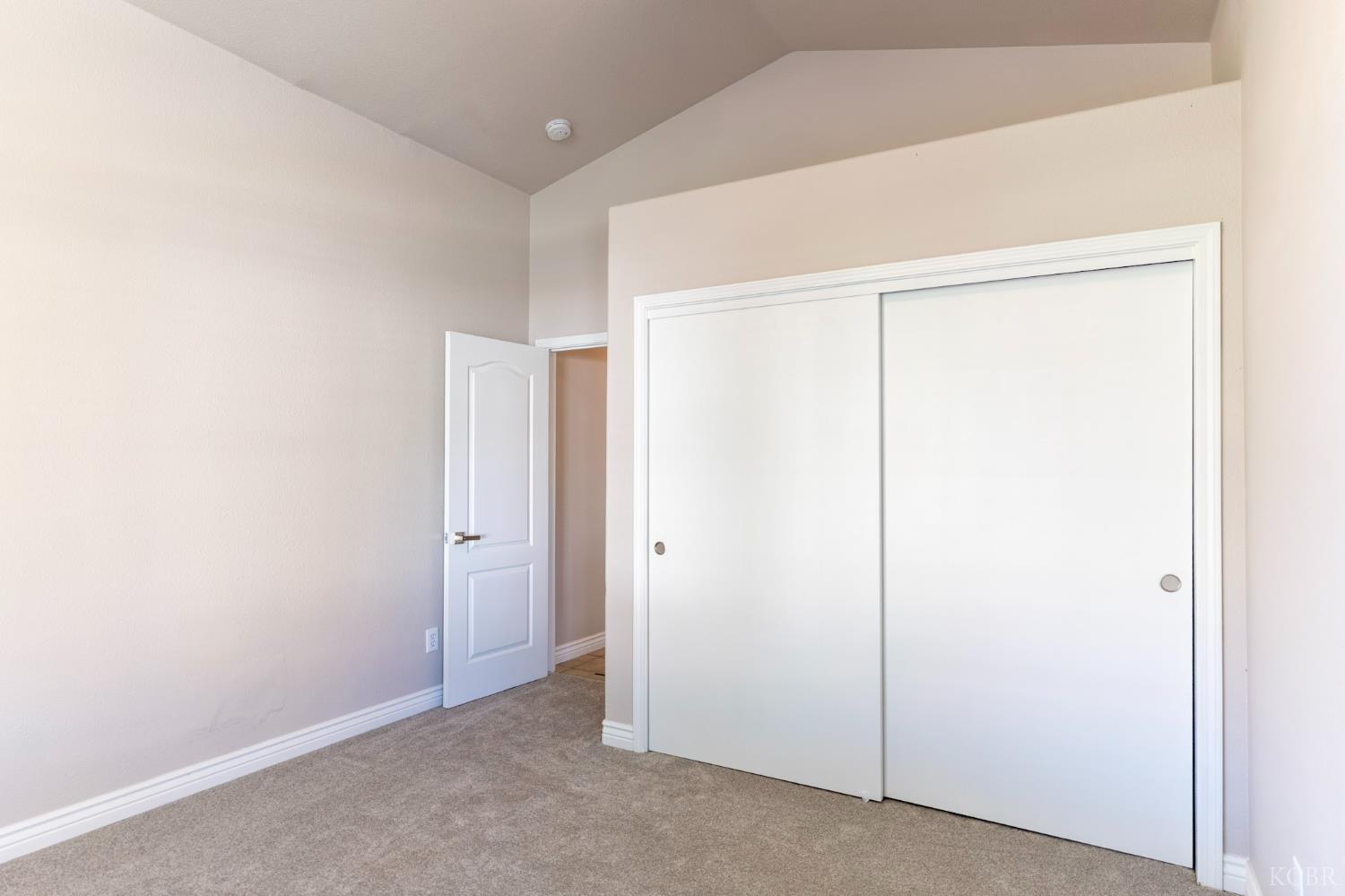 950 Laguna Dr, Lemoore, CA 93245