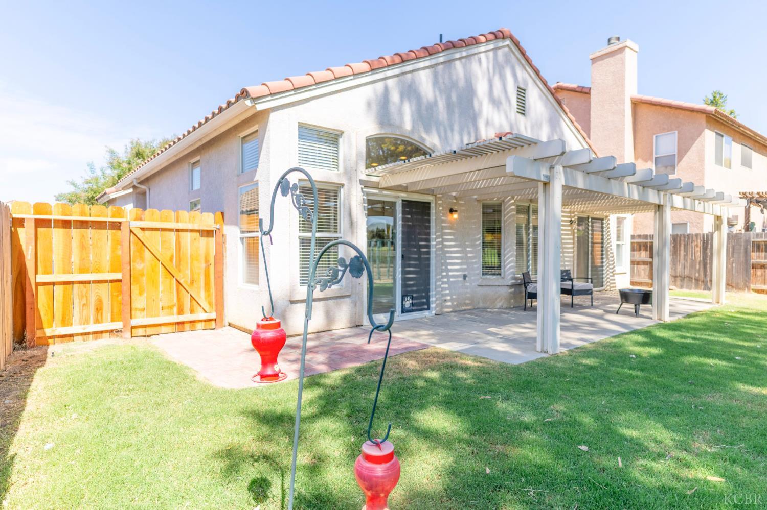 950 Laguna Dr, Lemoore, CA 93245