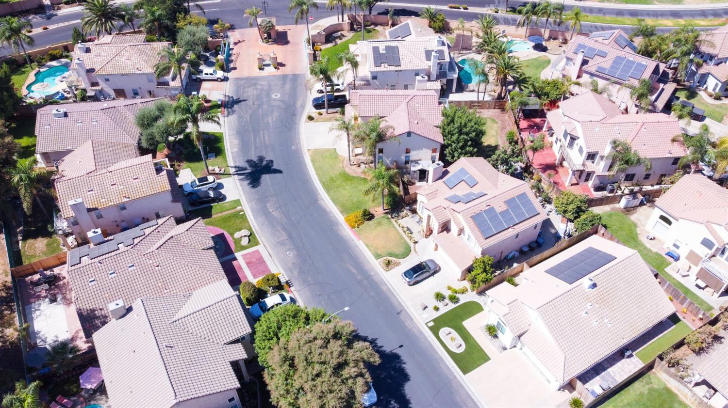 950 Laguna Dr, Lemoore, CA 93245