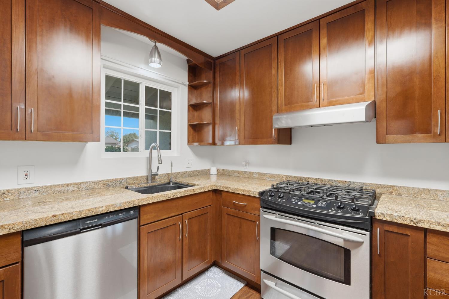 2315 S Verde Vista St, Visalia, CA 93277