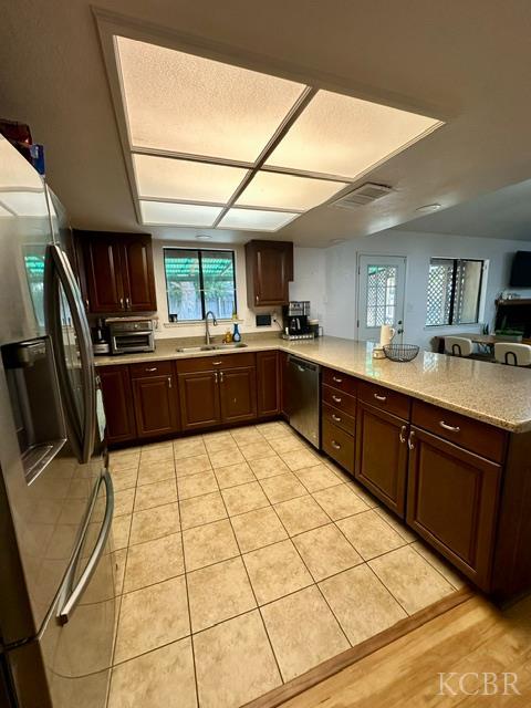 799 Andy Ct, Lemoore, CA 93245