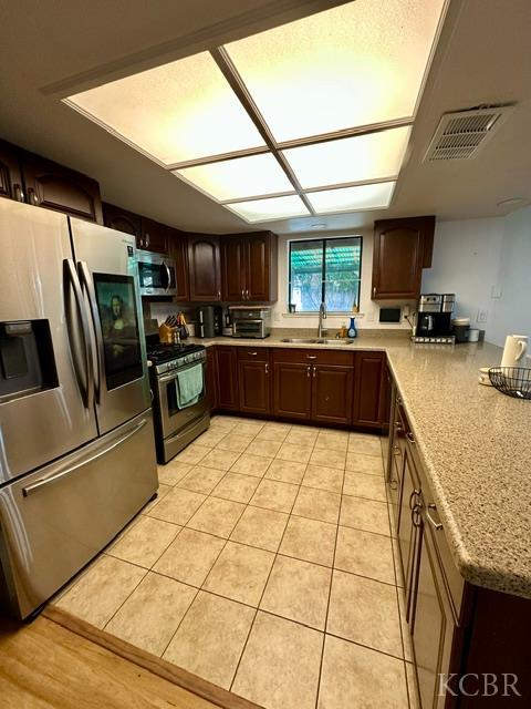 799 Andy Ct, Lemoore, CA 93245