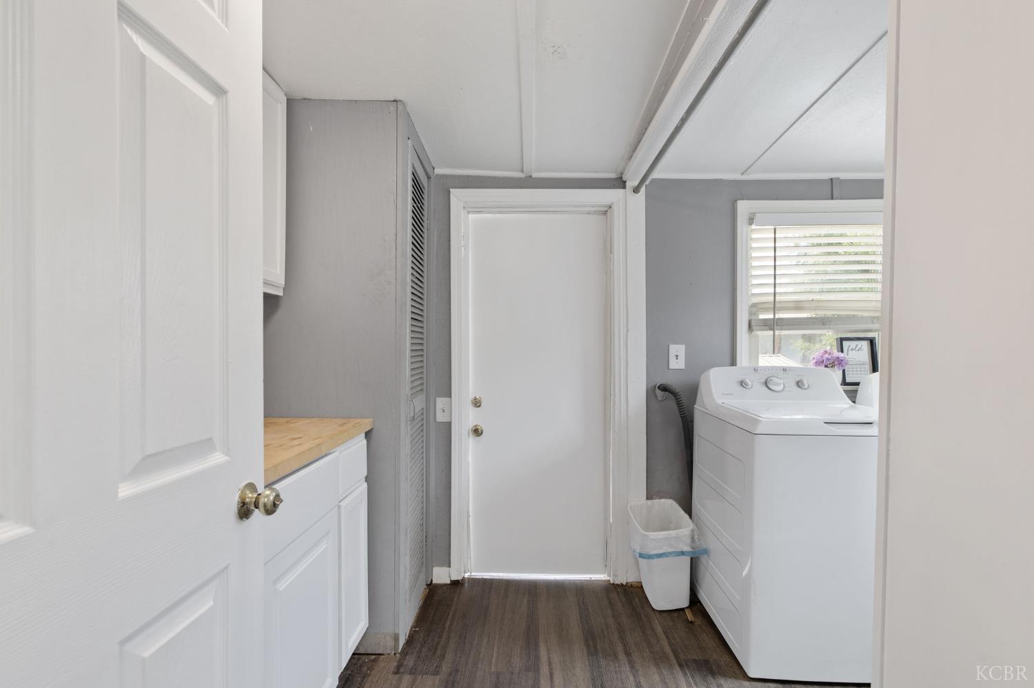 224 E 10th St, Hanford, CA 93230