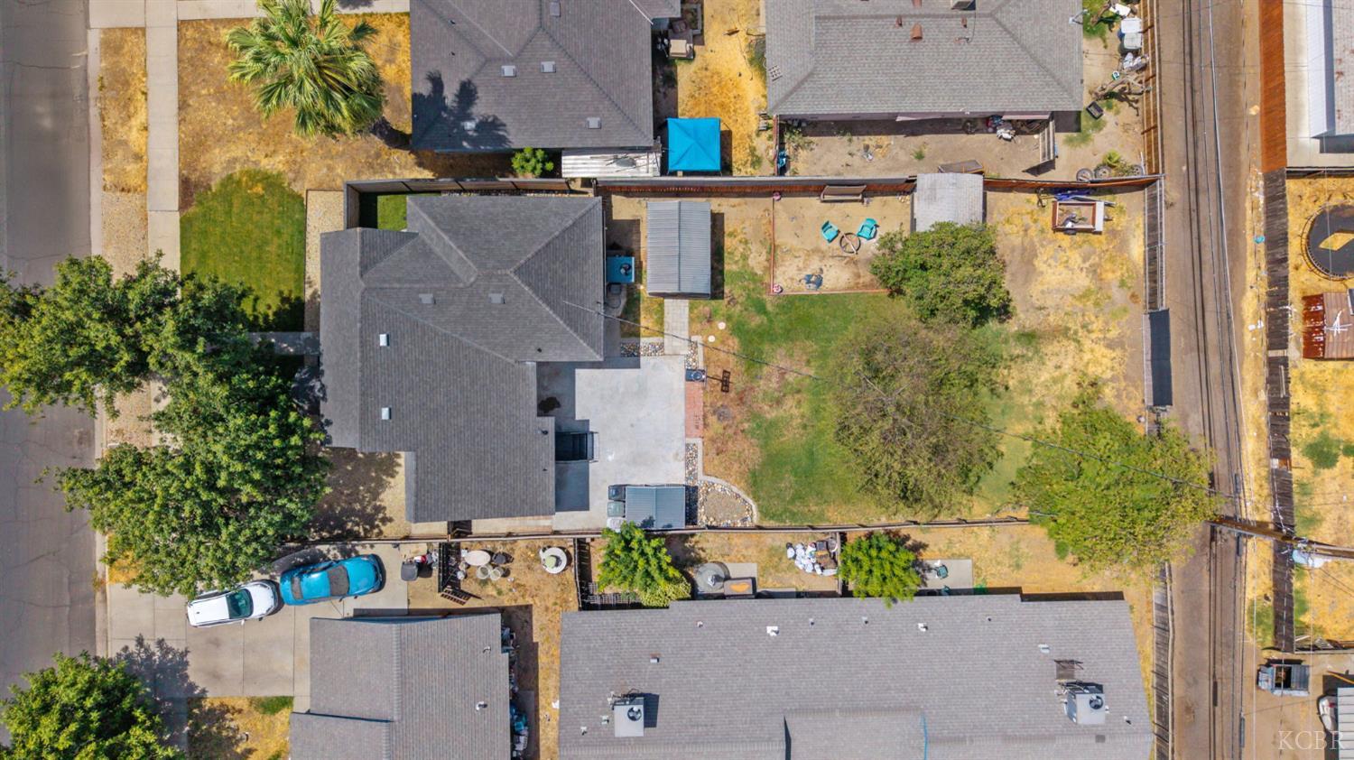 224 E 10th St, Hanford, CA 93230