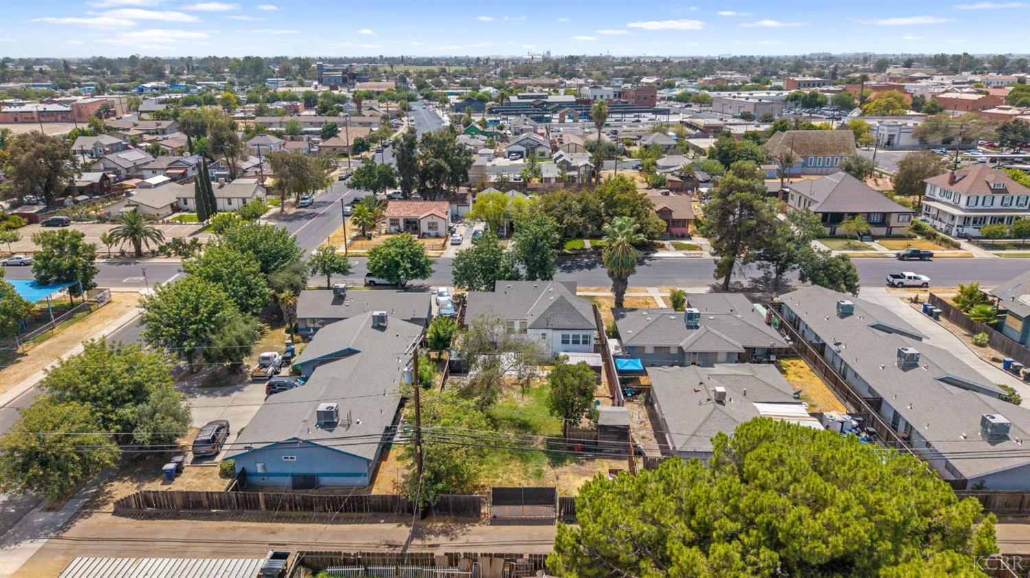 224 E 10th St, Hanford, CA 93230