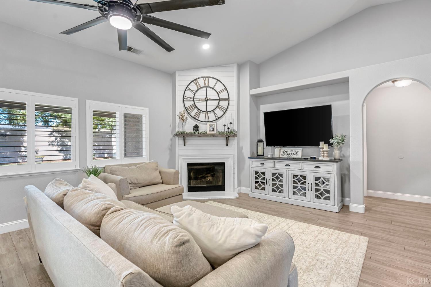 2936 Tarragon Ave, Hanford, CA 93230