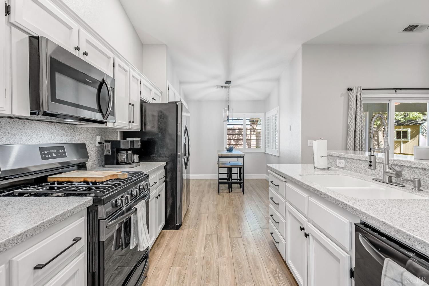 2936 Tarragon Ave, Hanford, CA 93230