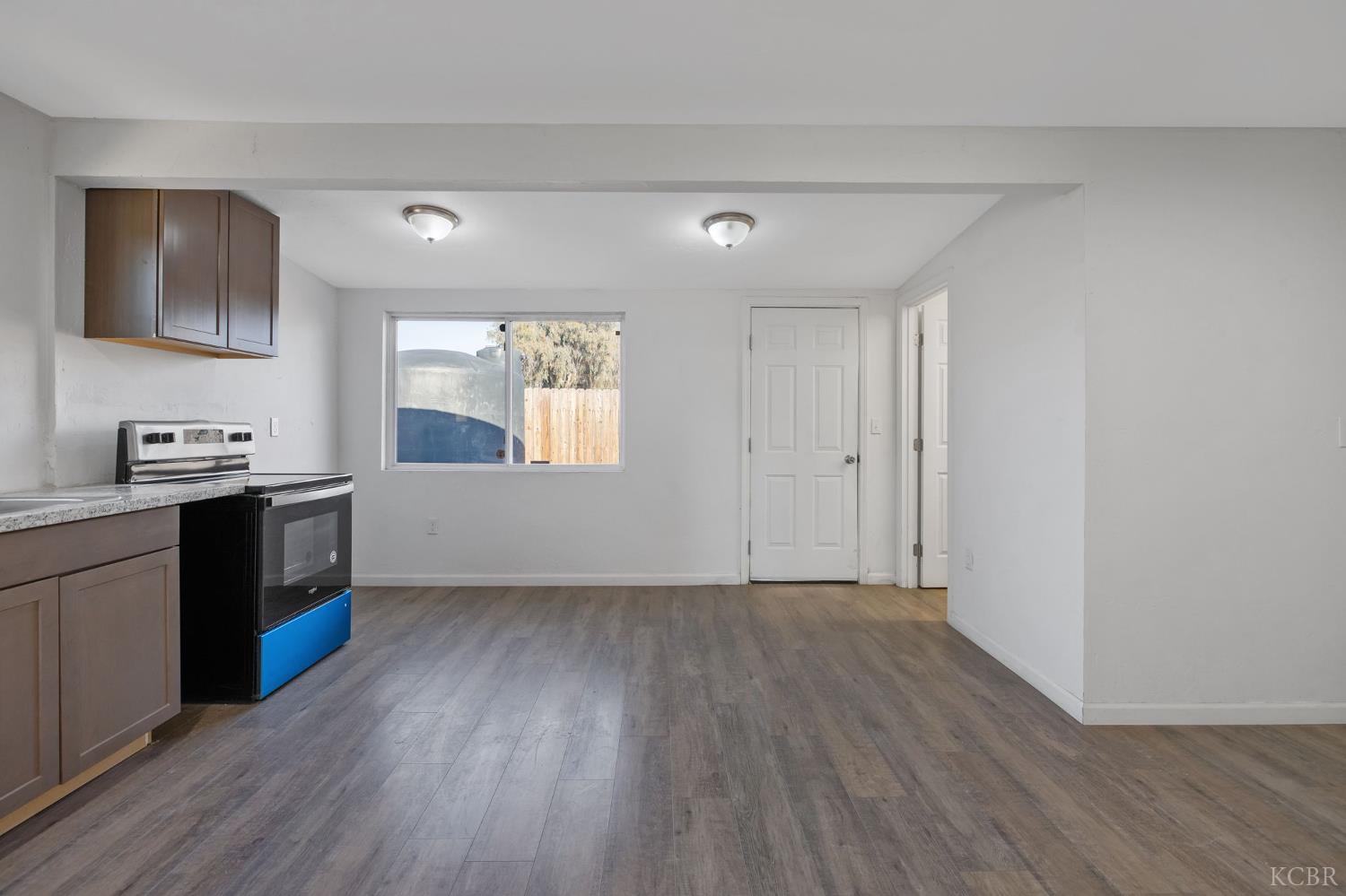 9893 Vista Ave, Hanford, CA 93230