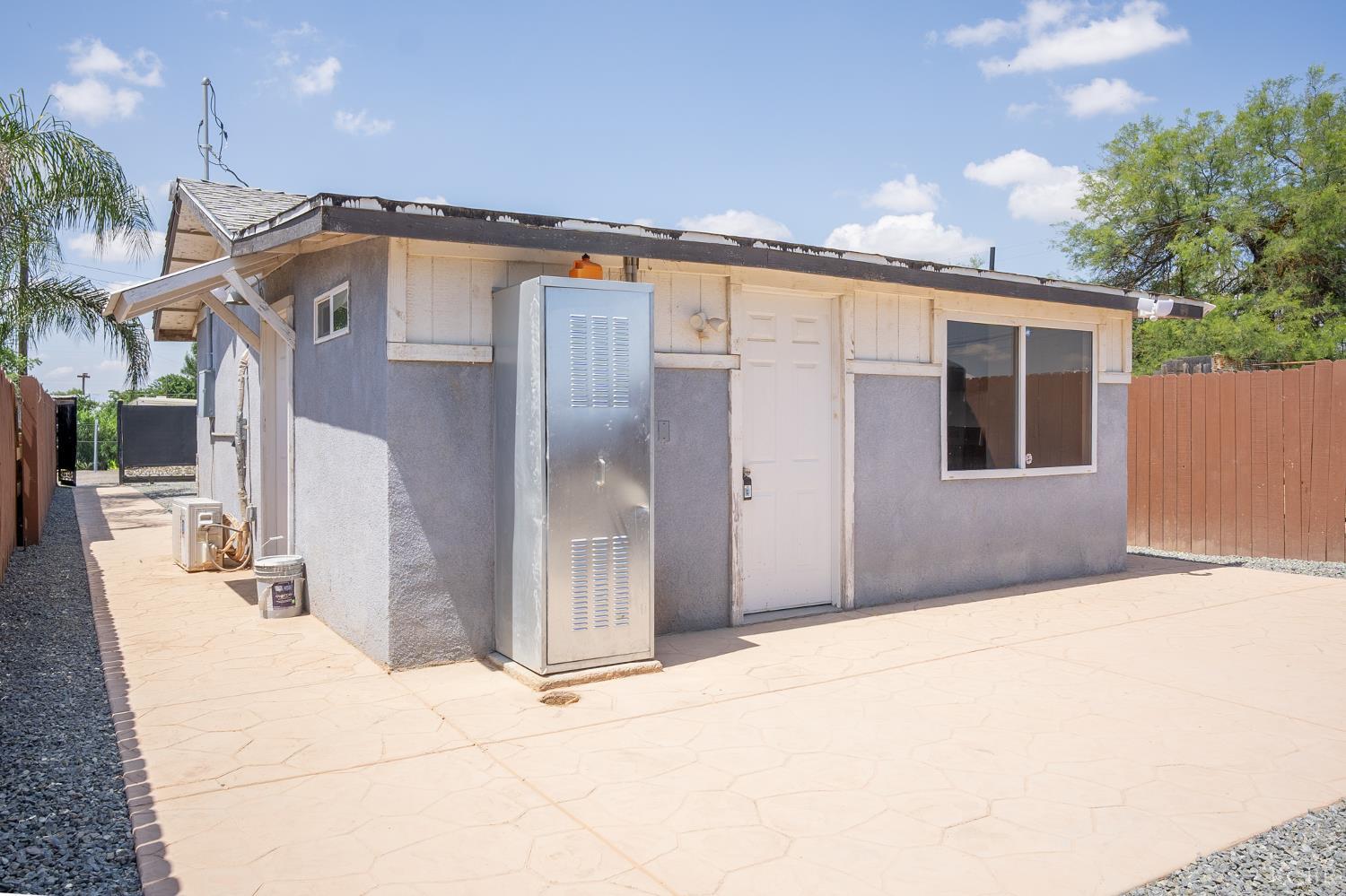 9893 Vista Ave, Hanford, CA 93230
