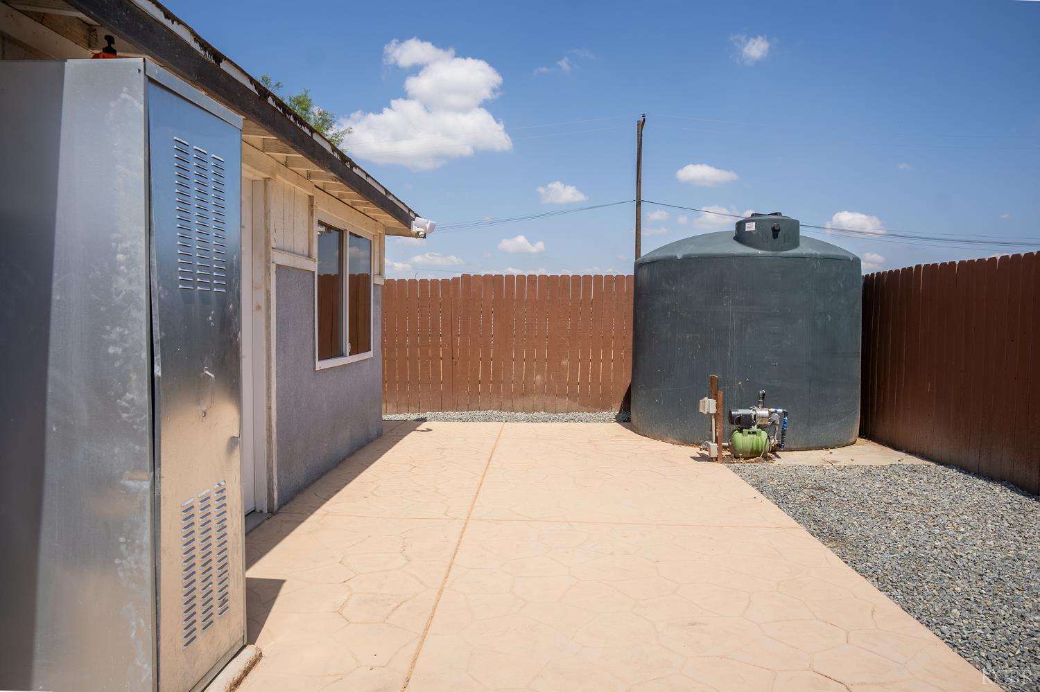 9893 Vista Ave, Hanford, CA 93230