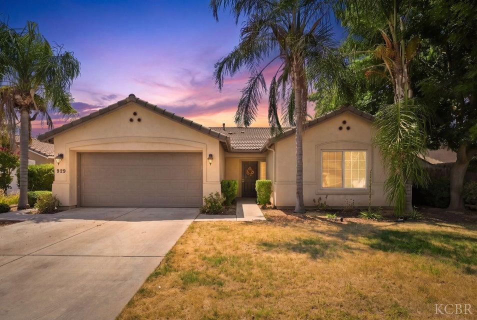 929 W Elkhorn Ct, Visalia, CA 93277