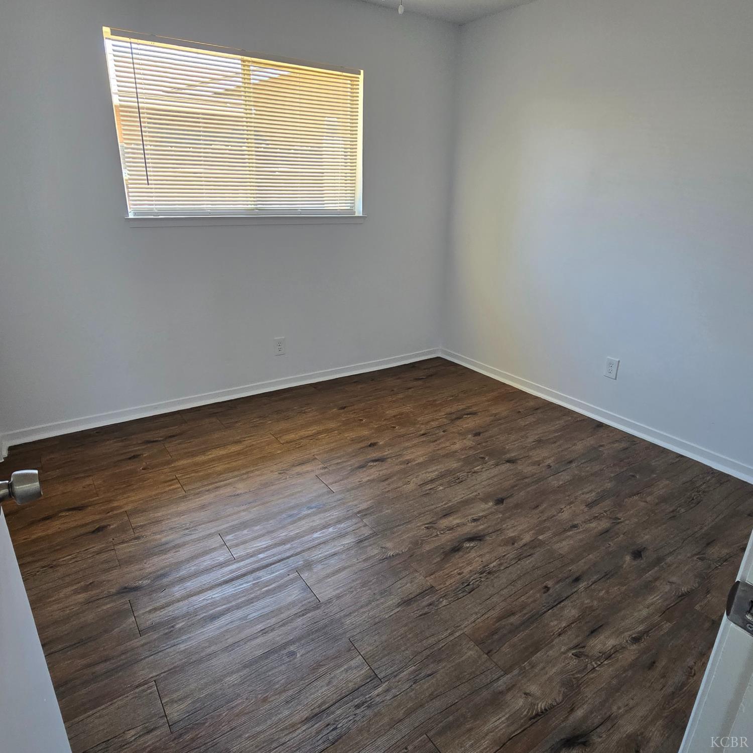 1385 Davis St, Hanford, CA 93230