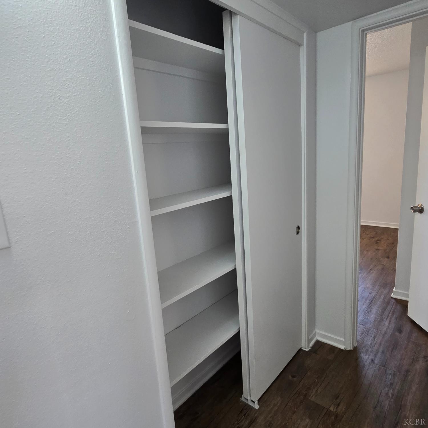 1385 Davis St, Hanford, CA 93230
