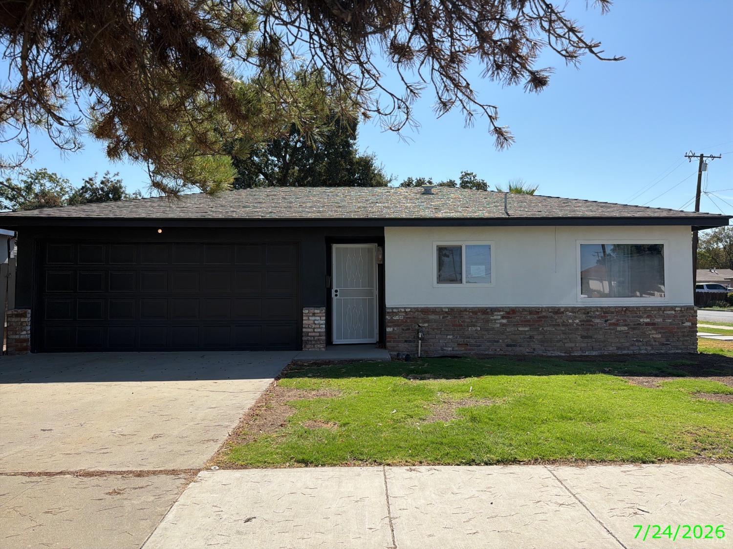 1201 N Redington St N, Hanford, CA 93230