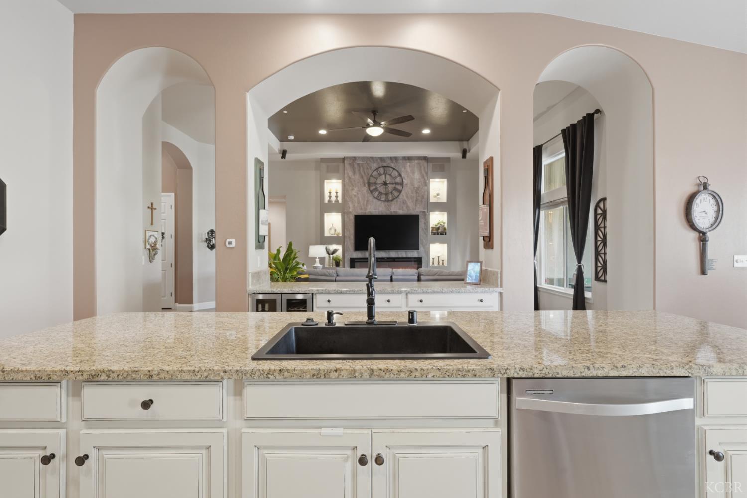 1162 Paradise Loop, Lemoore, CA 93245