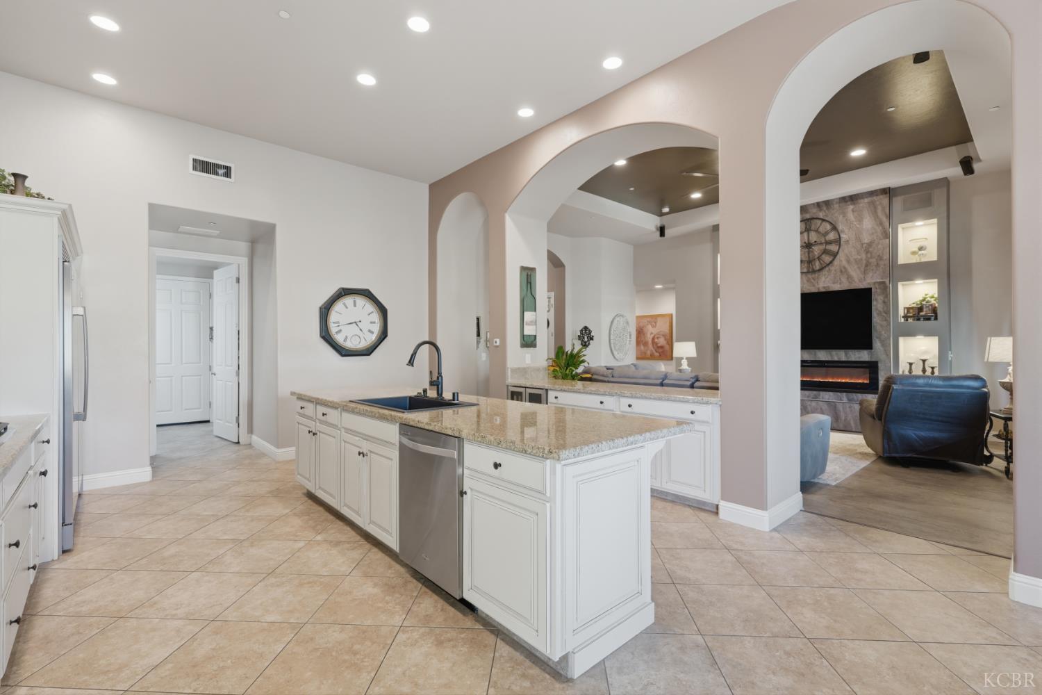 1162 Paradise Loop, Lemoore, CA 93245