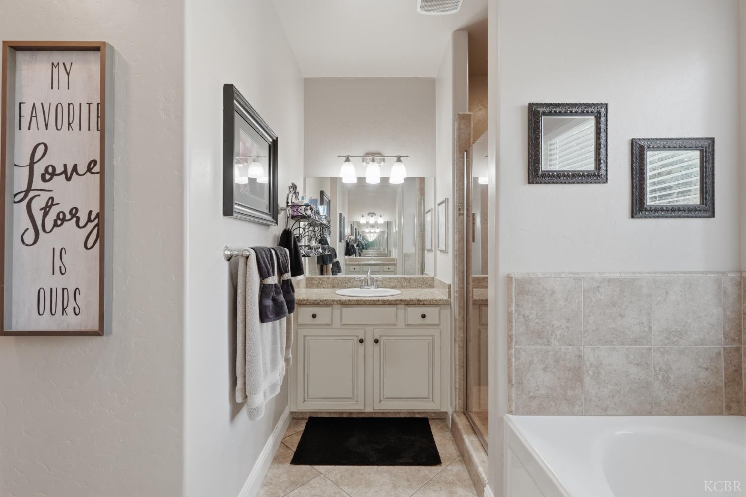 1162 Paradise Loop, Lemoore, CA 93245