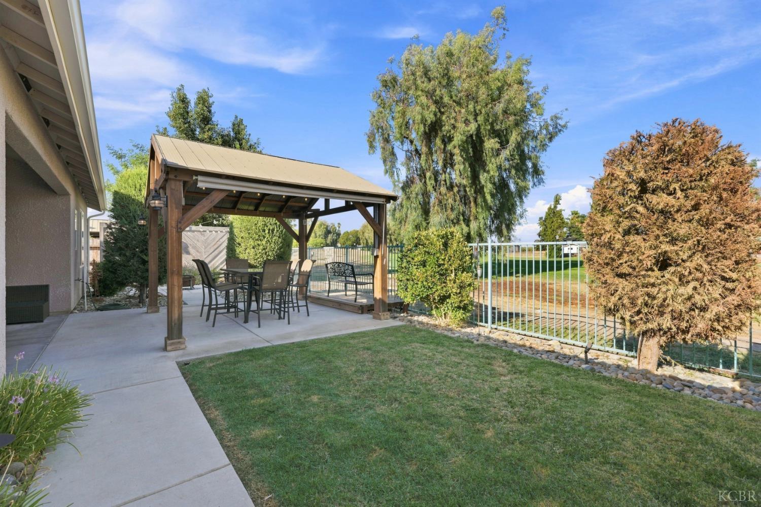 1162 Paradise Loop, Lemoore, CA 93245