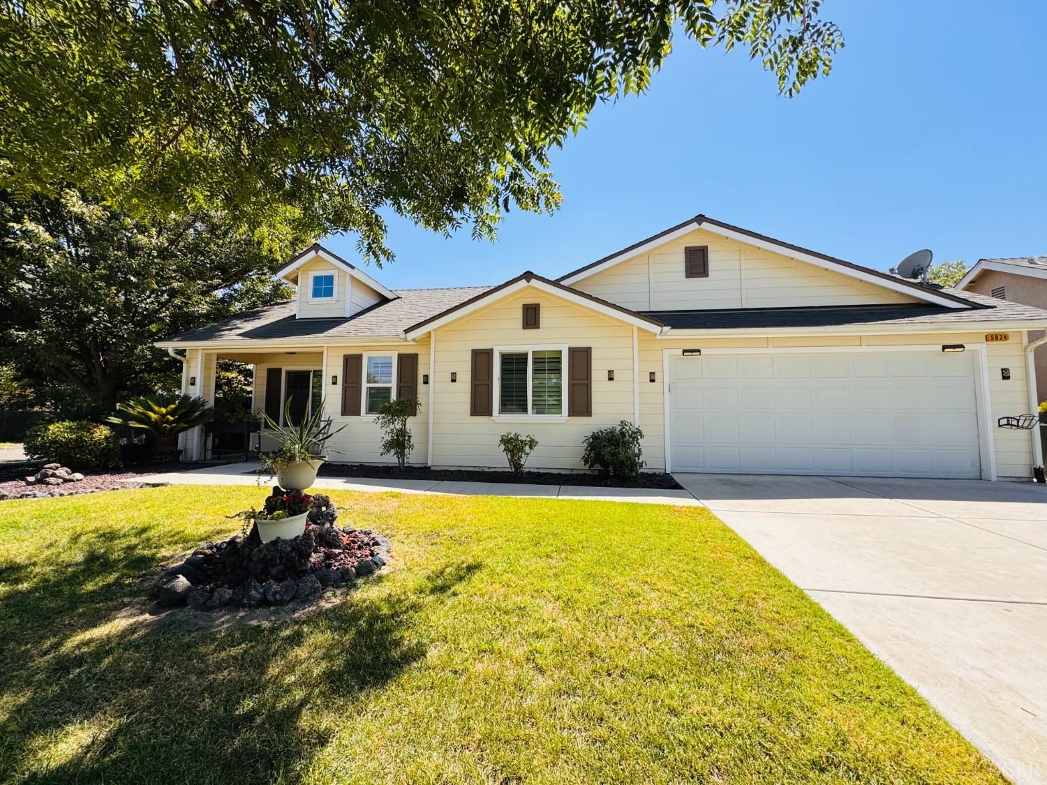 5824 E Kaviland Ave, Fresno, CA 93727
