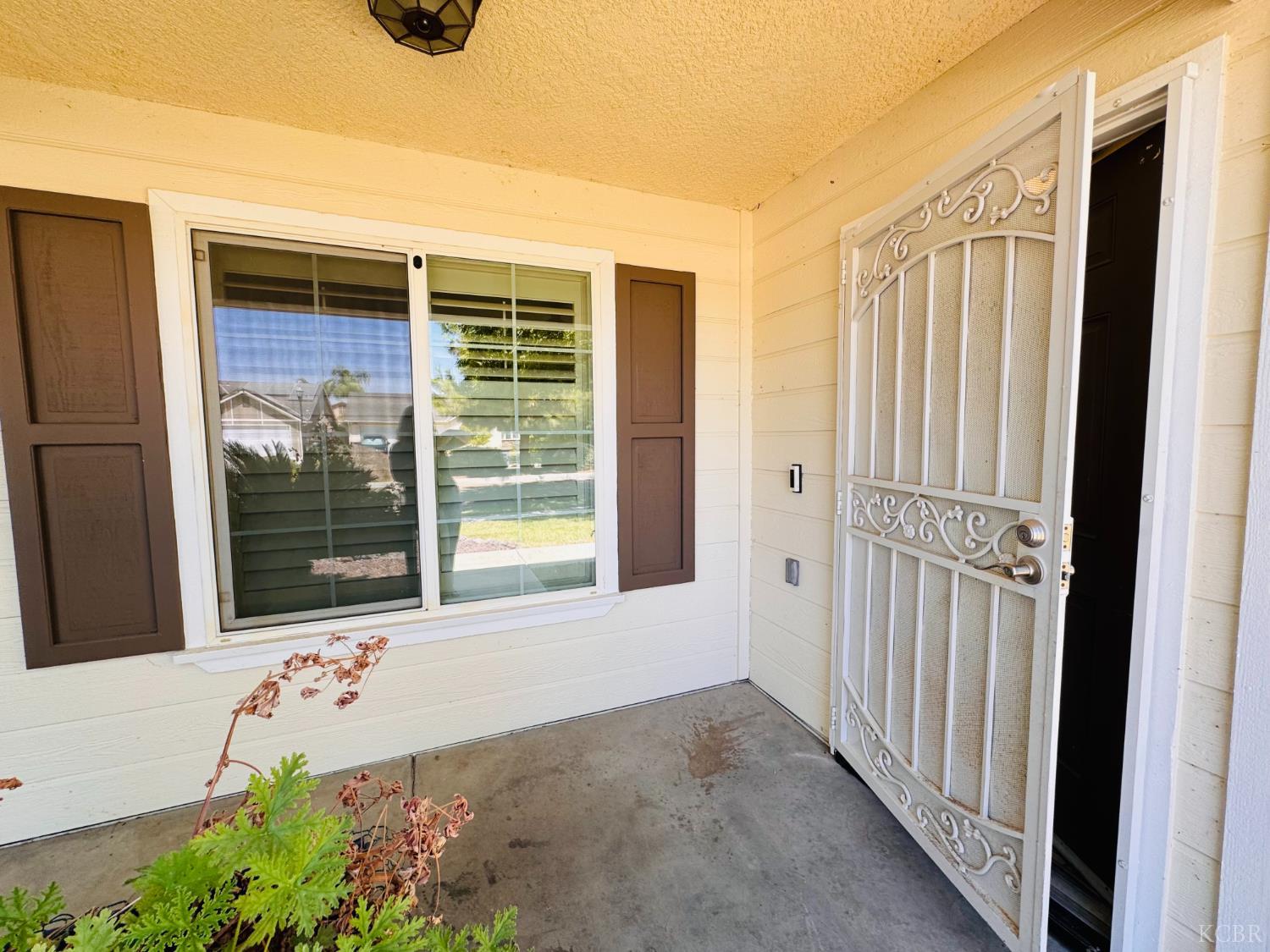 5824 E Kaviland Ave, Fresno, CA 93727