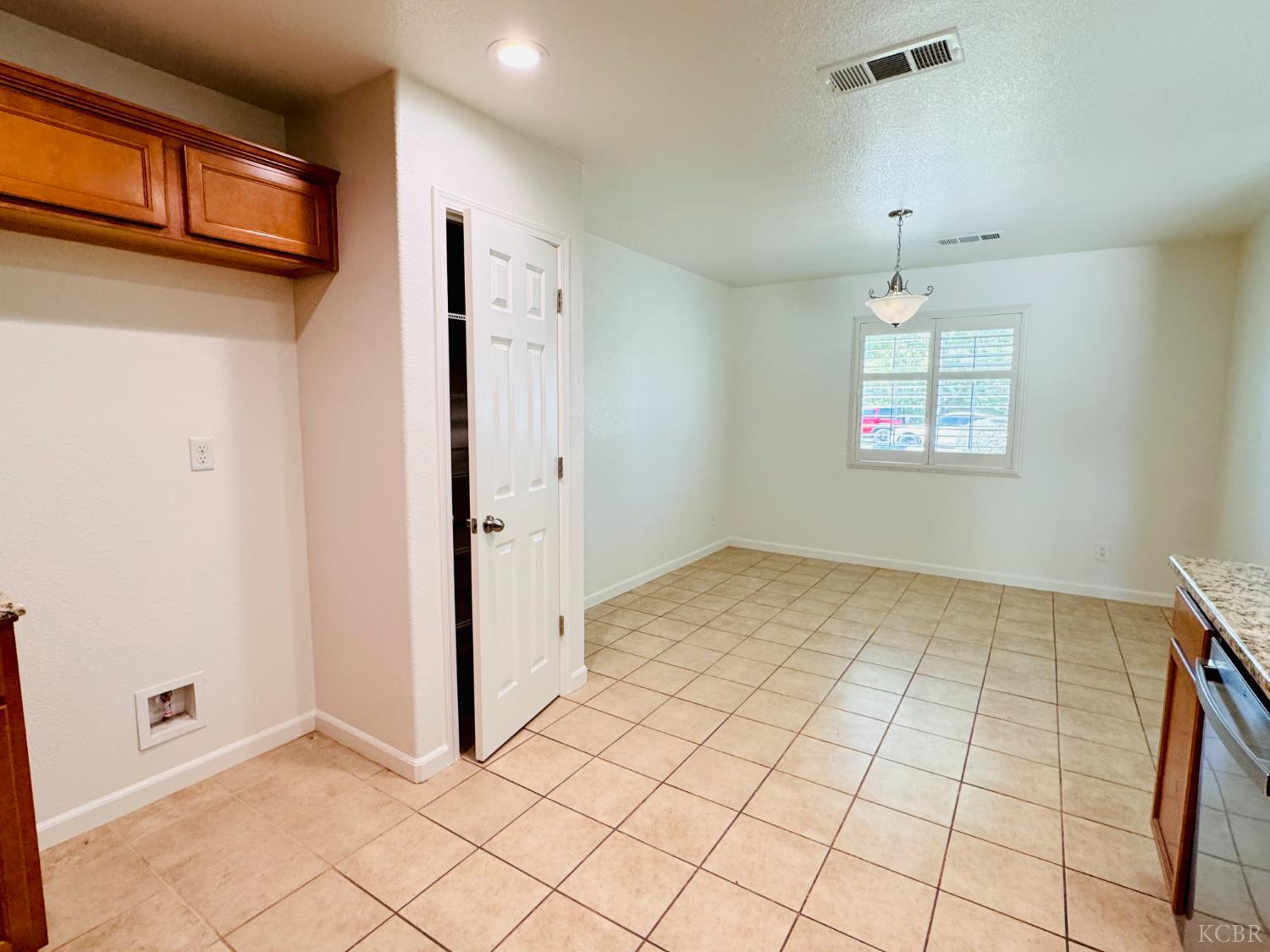 5824 E Kaviland Ave, Fresno, CA 93727