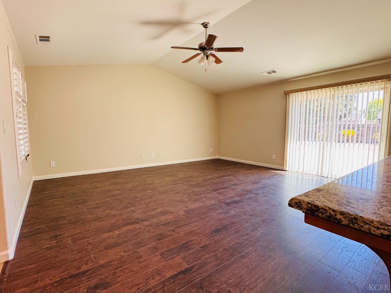 5824 E Kaviland Ave, Fresno, CA 93727