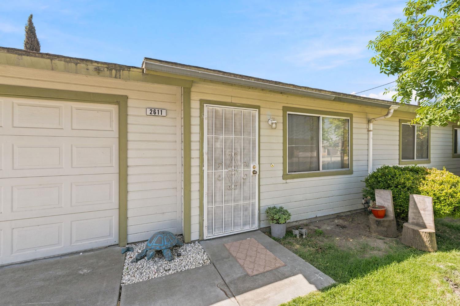 2611 Hanna Ave, Corcoran, CA 93212