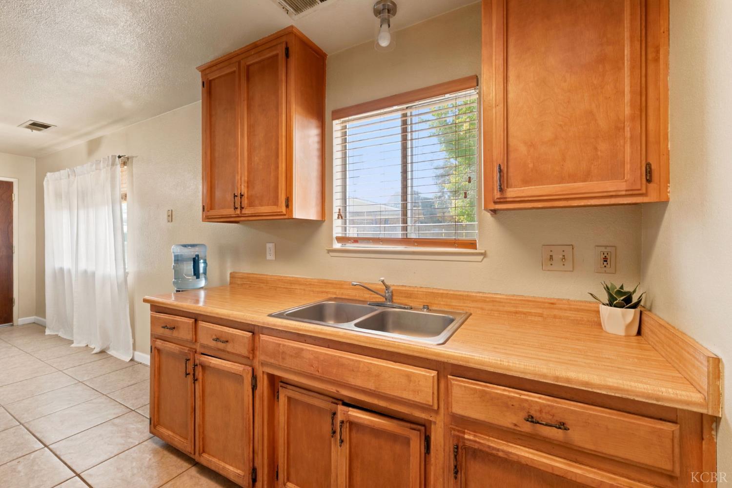 2611 Hanna Ave, Corcoran, CA 93212