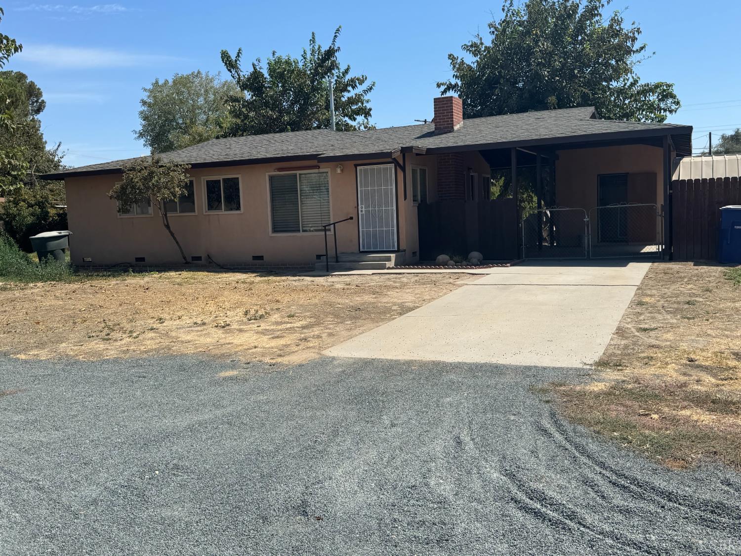 1609 Pleasant Way, Hanford, CA 93230