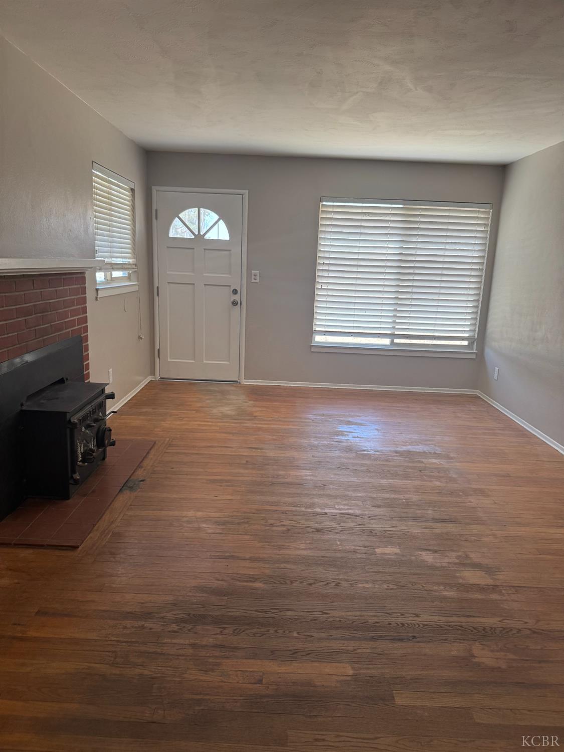 1609 Pleasant Way, Hanford, CA 93230
