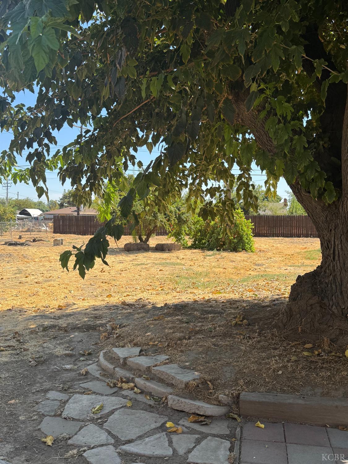 1609 Pleasant Way, Hanford, CA 93230